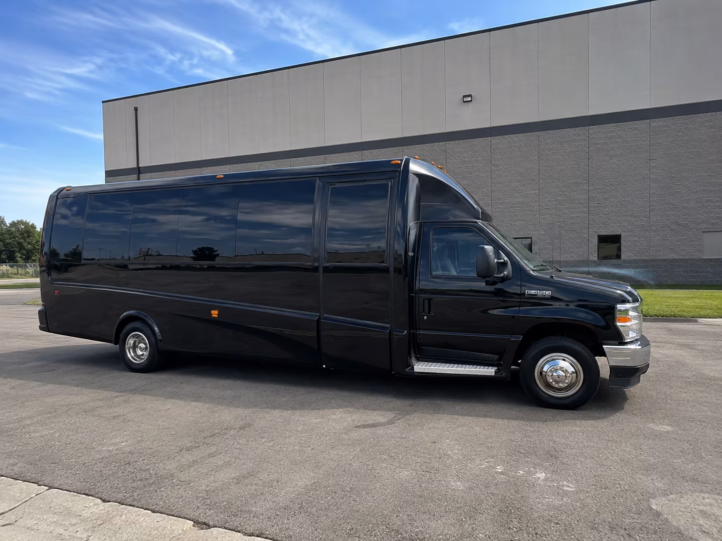 union city concert bus rentals for groups and fans